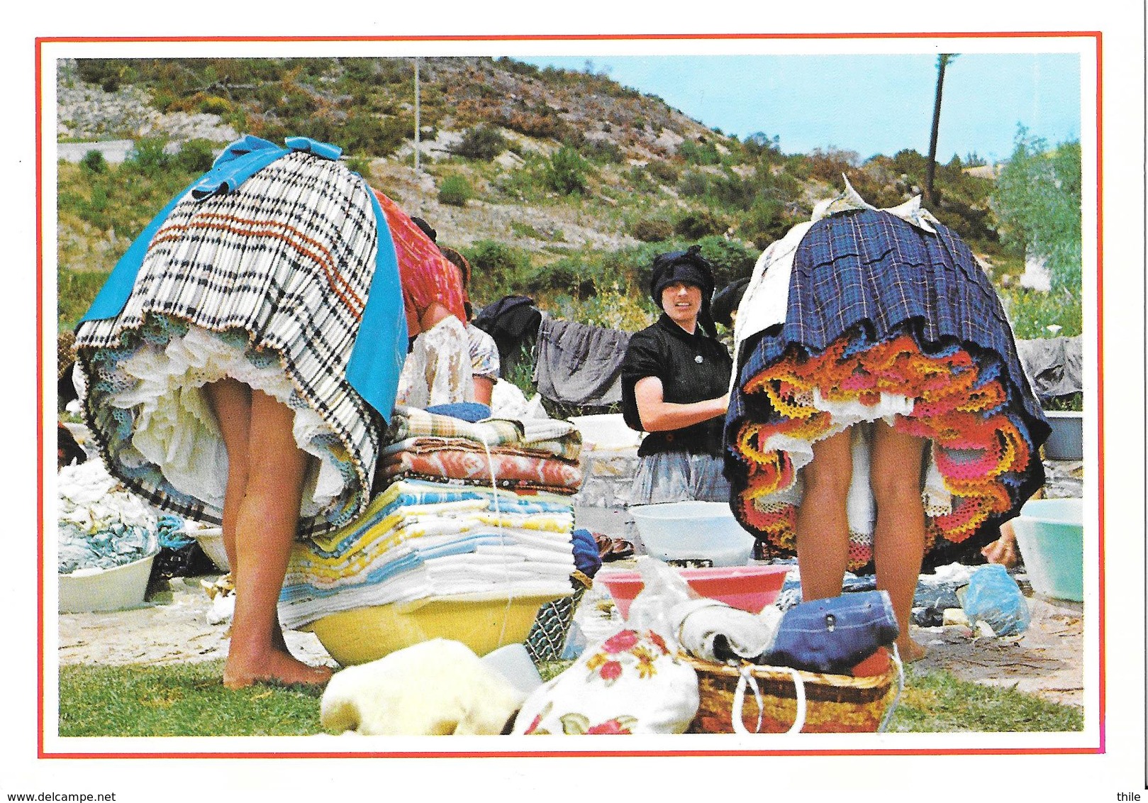 NAZARE - Lavadeiras A Acamar A Roupa - Leiria