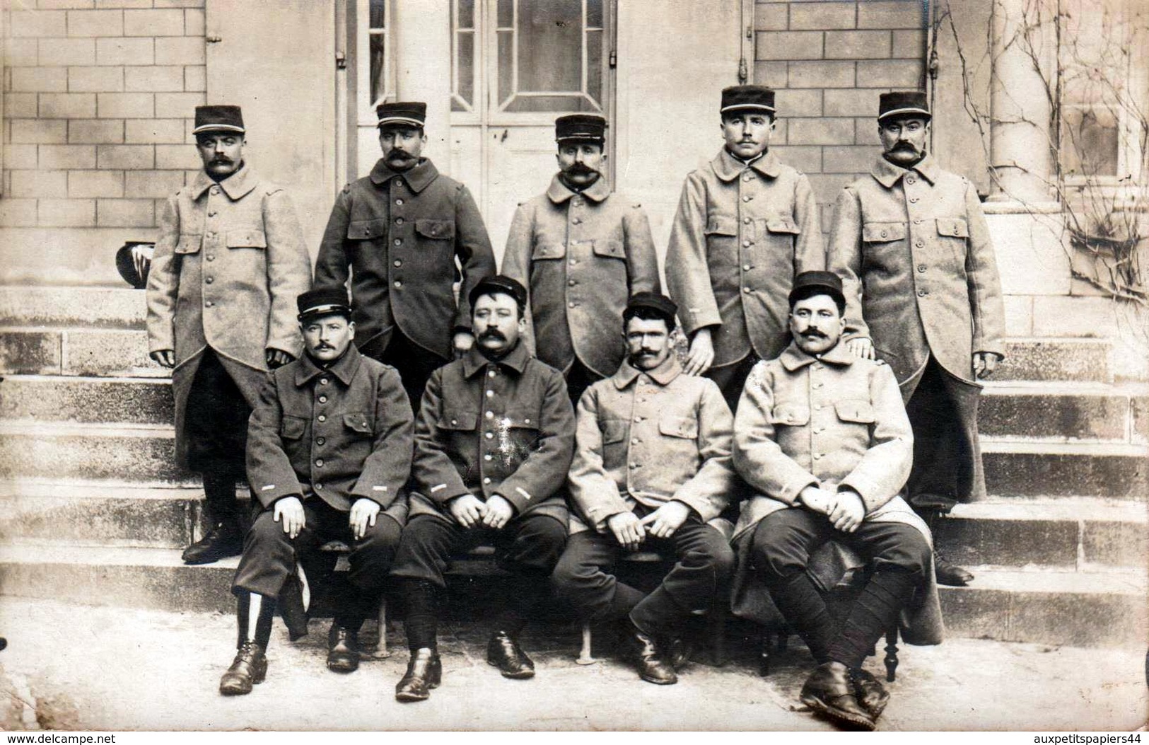 Carte Photo Originale Guerre 1914-18 Groupe De Poilus à La Culture De Moustaches Divers Et Variées, Guilleminot Boesflug - Guerre, Militaire
