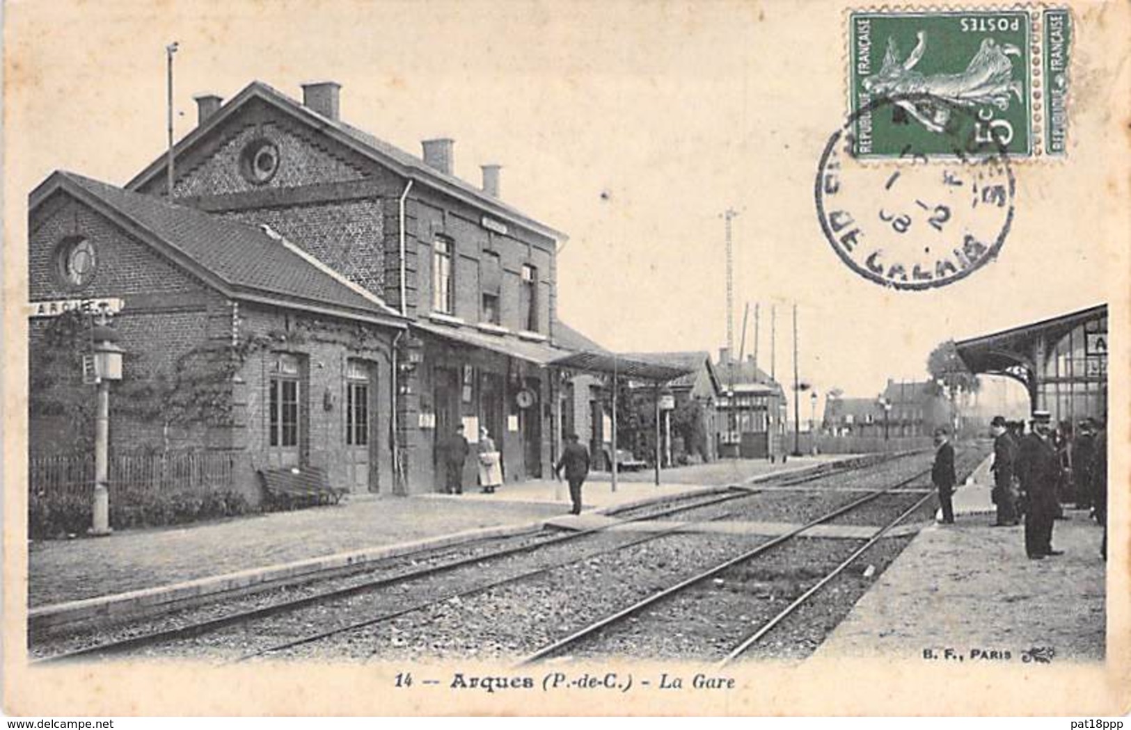 62 - ARQUES : La Gare ( Vue Sur Les Quais ) - CPA - Pas De Calais - Arques