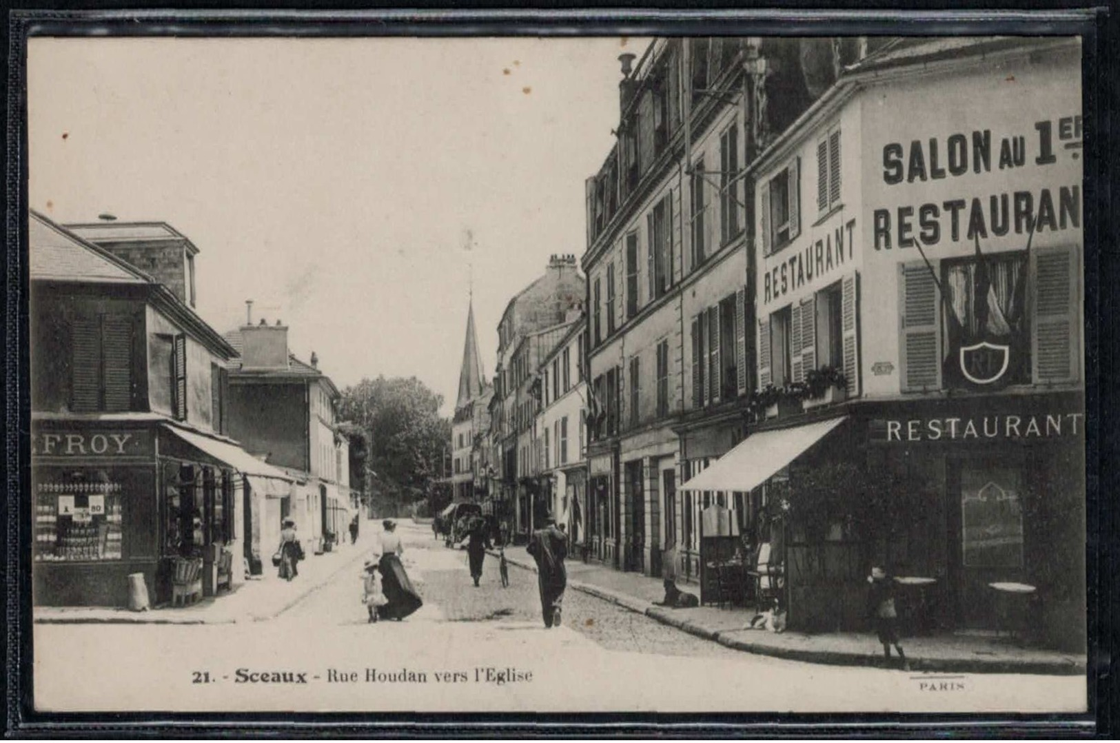 Sceaux - CP Ancienne - Rue Houdan Vers L'Eglise - Voir Scans Recto + Verso - Sceaux