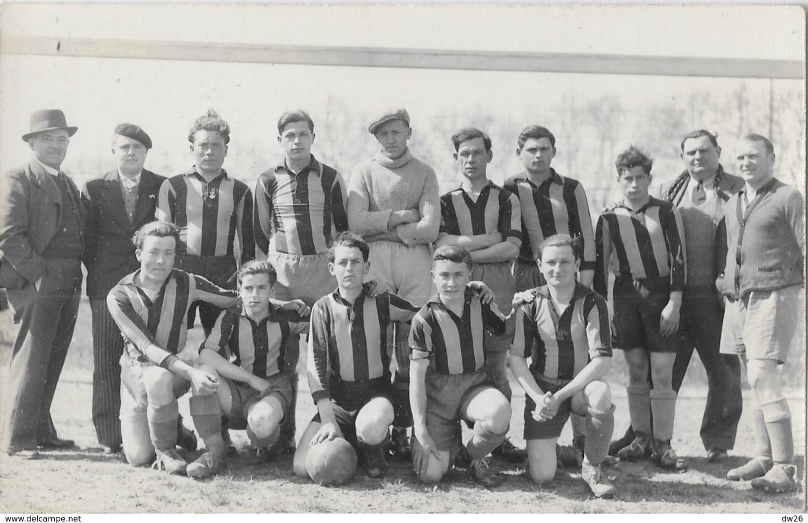 Equipe De Foot-ball 1938 à Identifier - Carte-photo L. Freulon, Photographe à Combrée (Maine-et-Loire 49) - To Identify