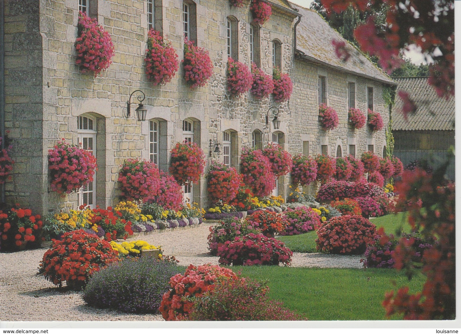 19 / 4 / 191  -  SAINT - JUVAT  ( 22 )  VILLAGE  FLEURI, Commune Du Patrimoine Rural - Prix D'honneur En 1991 - C P M - Saint-Juvat