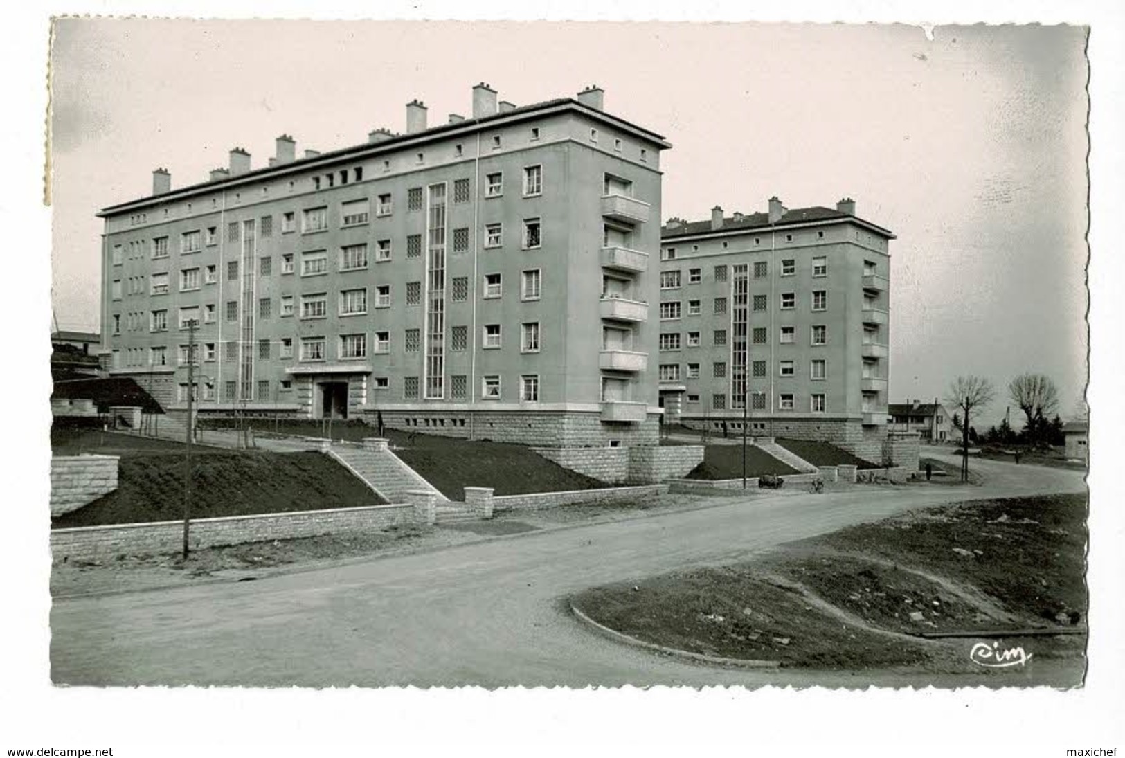 Mâcon - Les Cités De Bioux (immeubles) Circulé 1955 - Macon