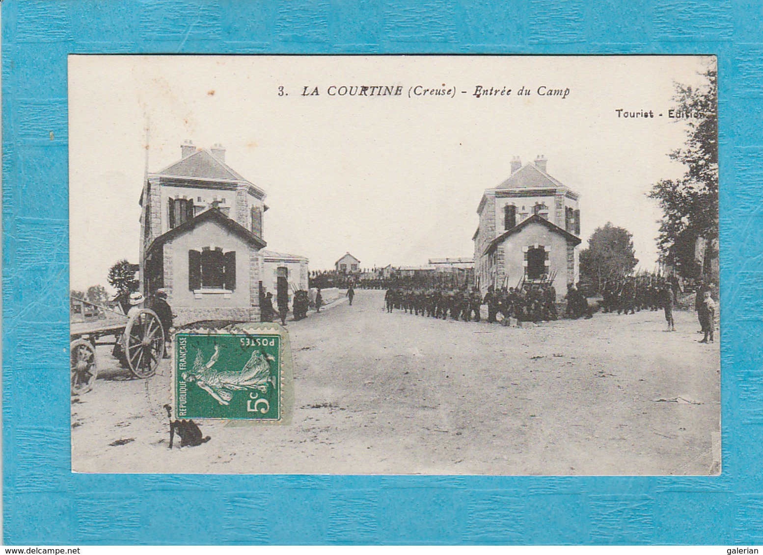 La Courtine. - L'Entrée Du Camp. - Défilé Militaires. - La Courtine