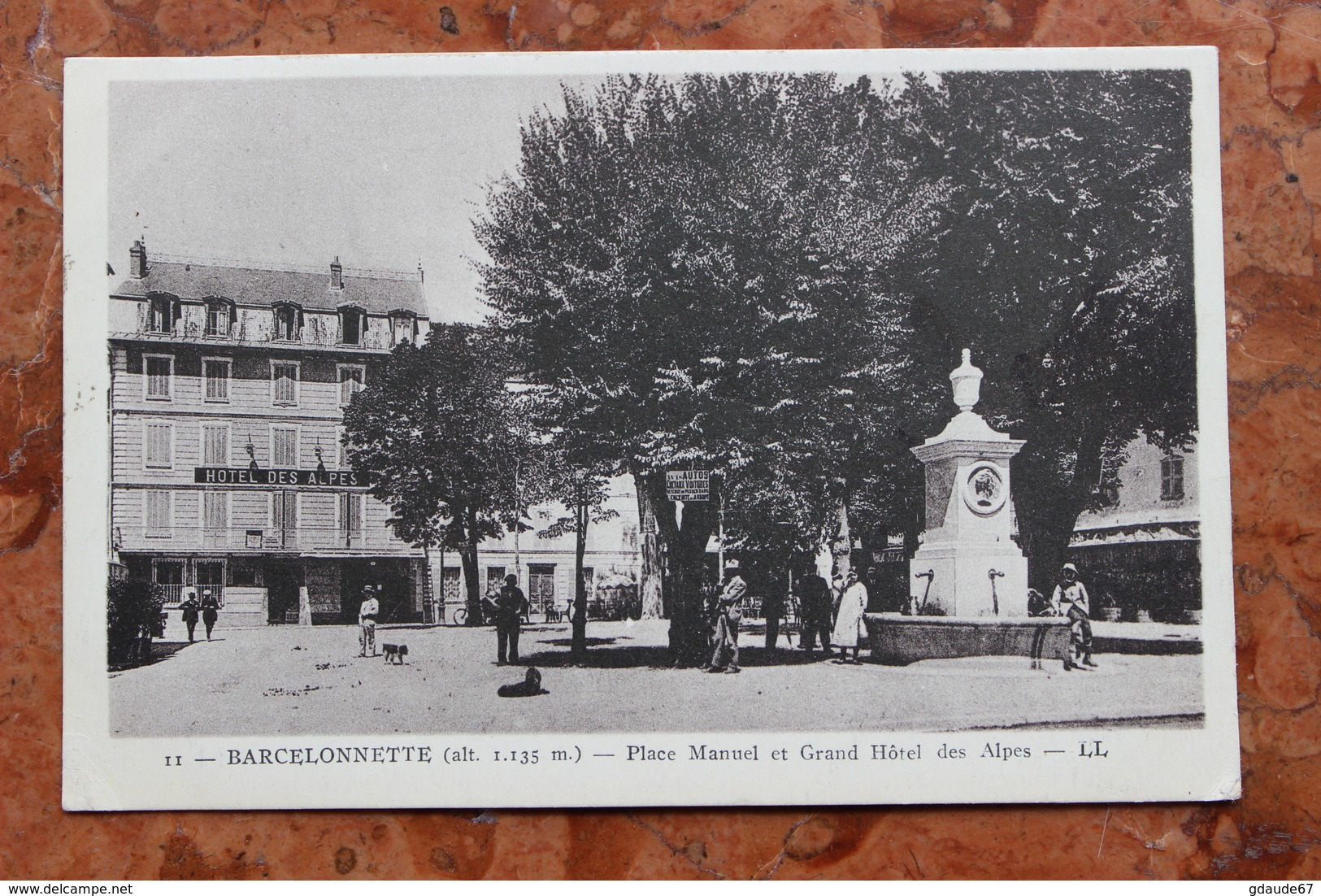 BARCELONNETTE (04) - PLACE MANUEL ET GRAND HOTEL DES ALPES - Barcelonnette