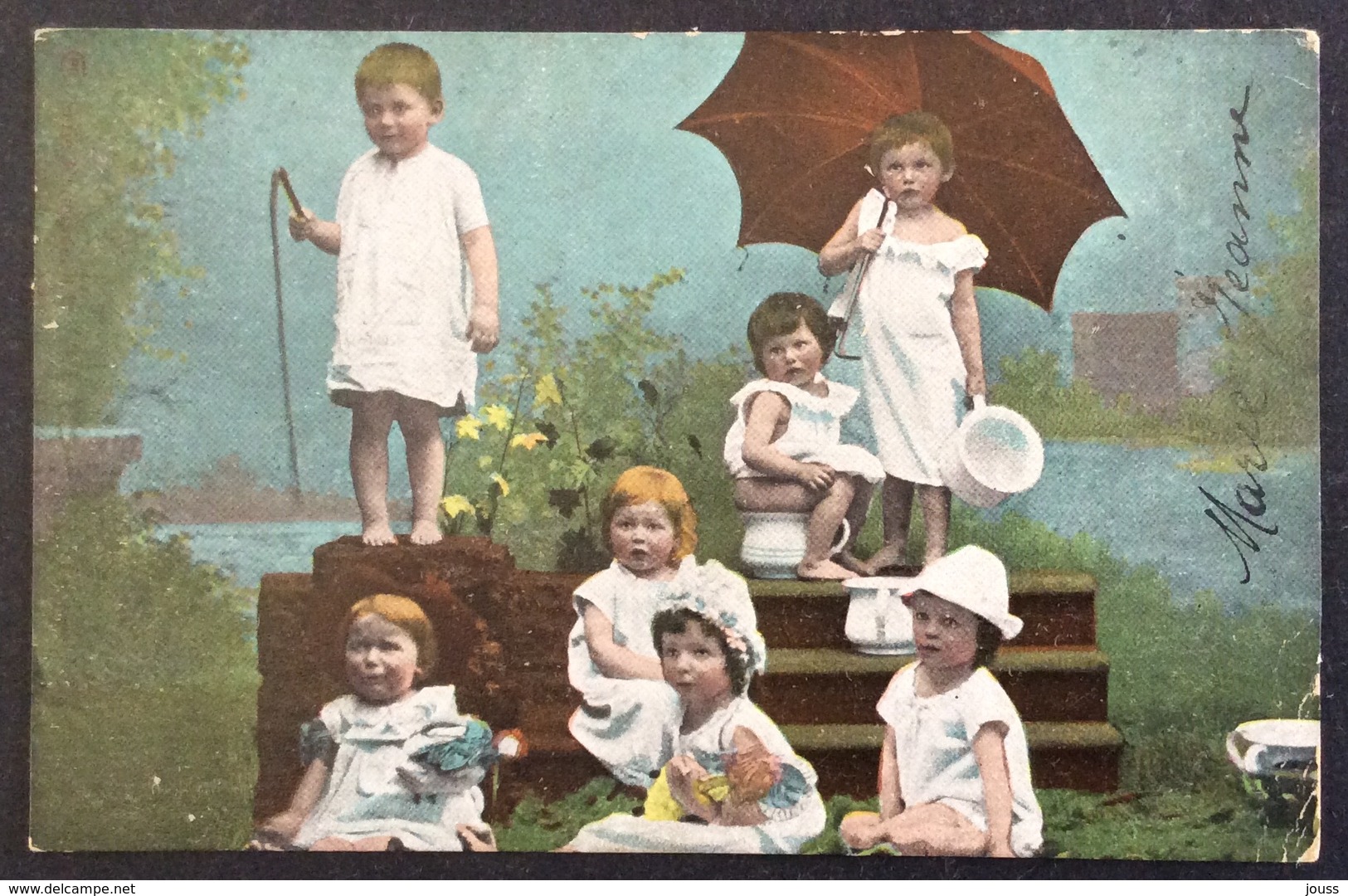 V20 CPA Groupe Enfants Pots Parapluie  Blanc 5c 111 Paris Départ 20/8/1904 - Children And Family Groups