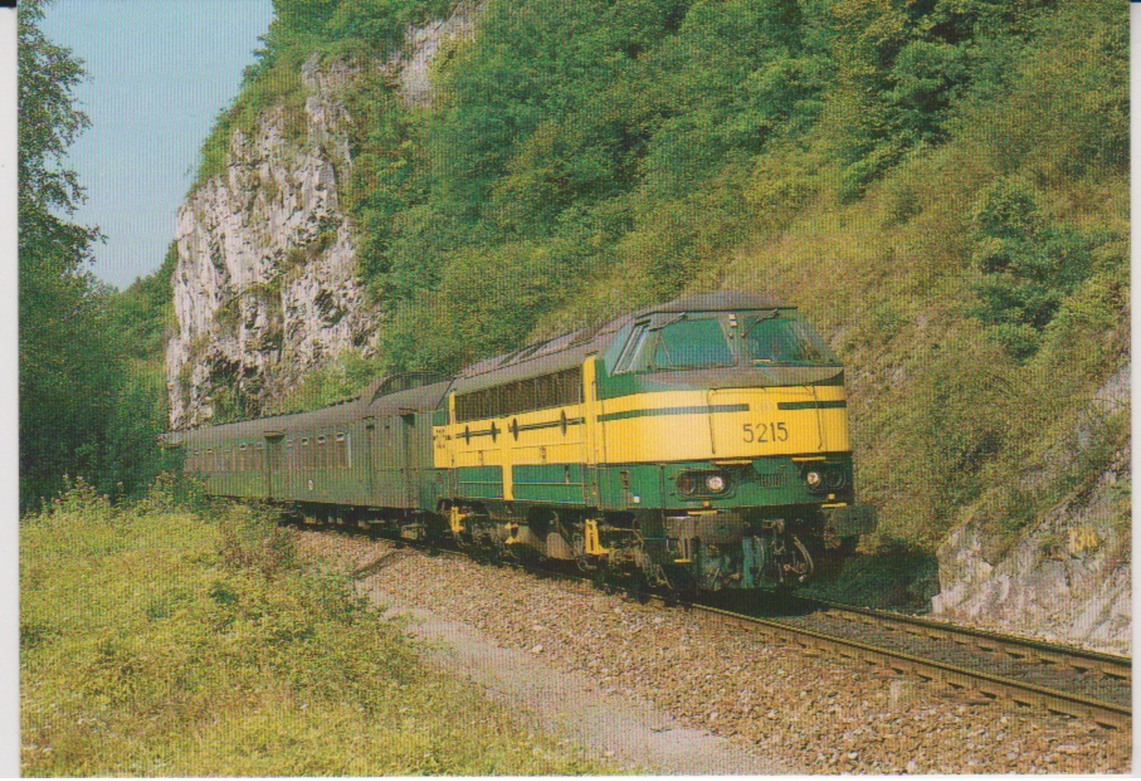 CP - TRAINS - LOCOMOTIVES - Locomotive Diesel-électrique CC 5215. - Treinen