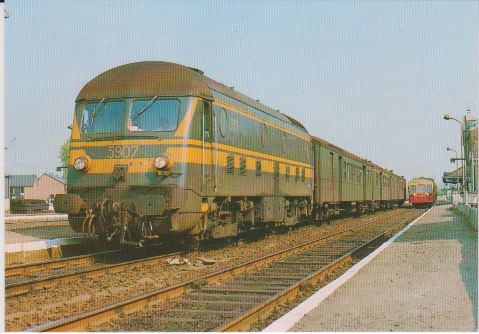 CP - TRAINS - LOCOMOTIVES - Locomotive Diesel-électrique BB Série 59. - Treinen