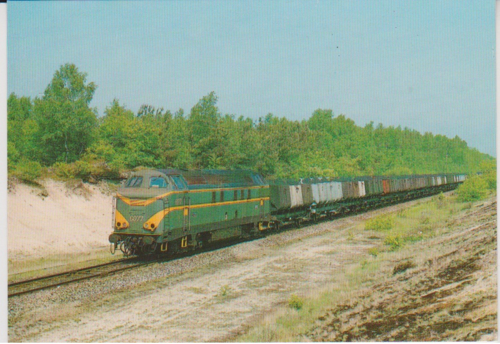 CP - TRAINS - LOCOMOTIVES - Locomotive Diesel-électrique BB Série 60. - Trains