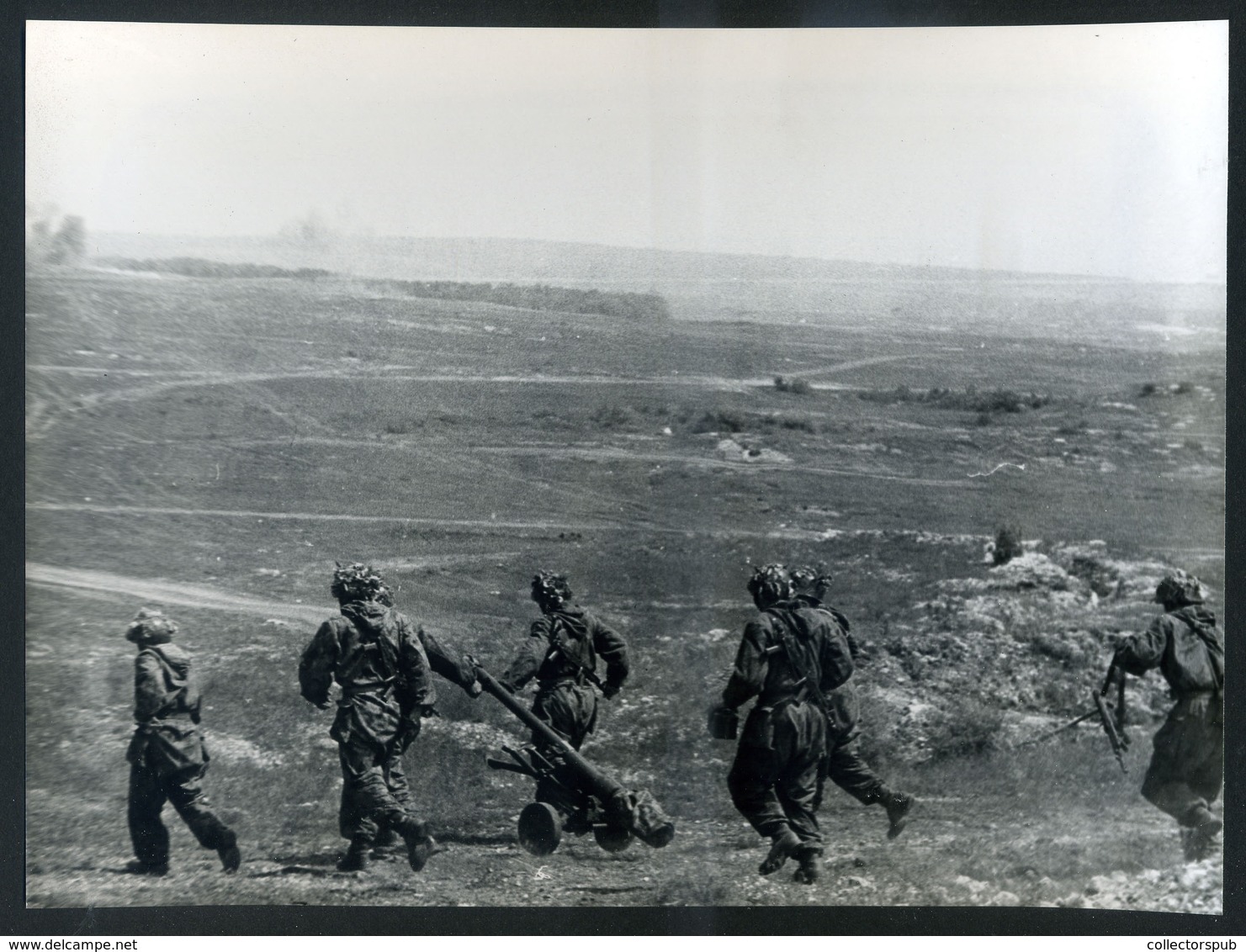 1975-80. cca. Magyar Néphadsereg hadgyakorlat, Kádár elvtárs részvételével .16 db (24*20 cm) nagyon jó, professzionális