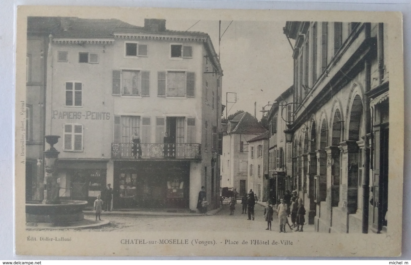 CPA CHATEL SUR MOSELLE - Place De L'hôtel De Ville (88) - Chatel Sur Moselle