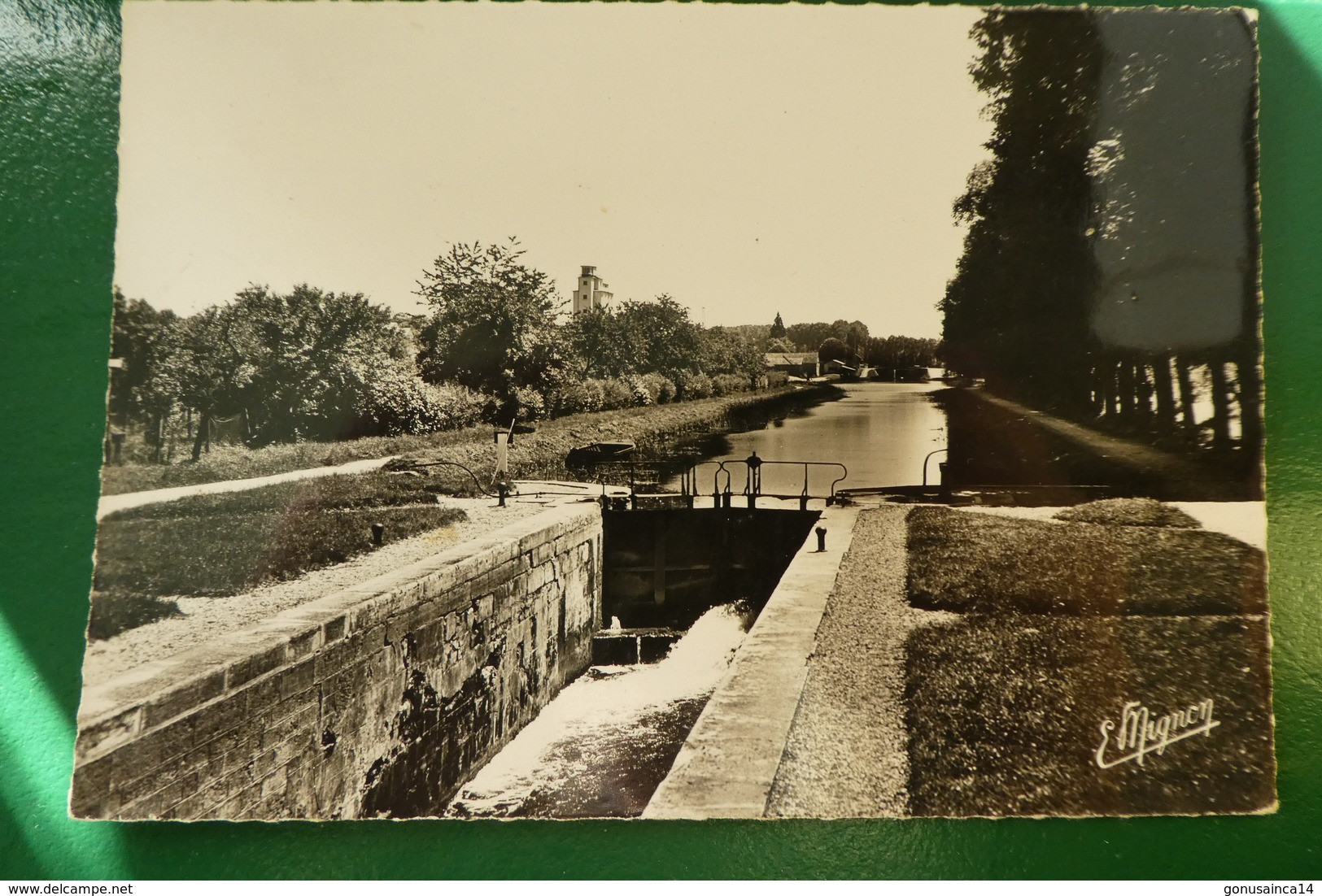 Tonnerre Yonne Le Canal De Bourgogne Le Port Et Les Deux écluses écrite En 1960 - Tonnerre