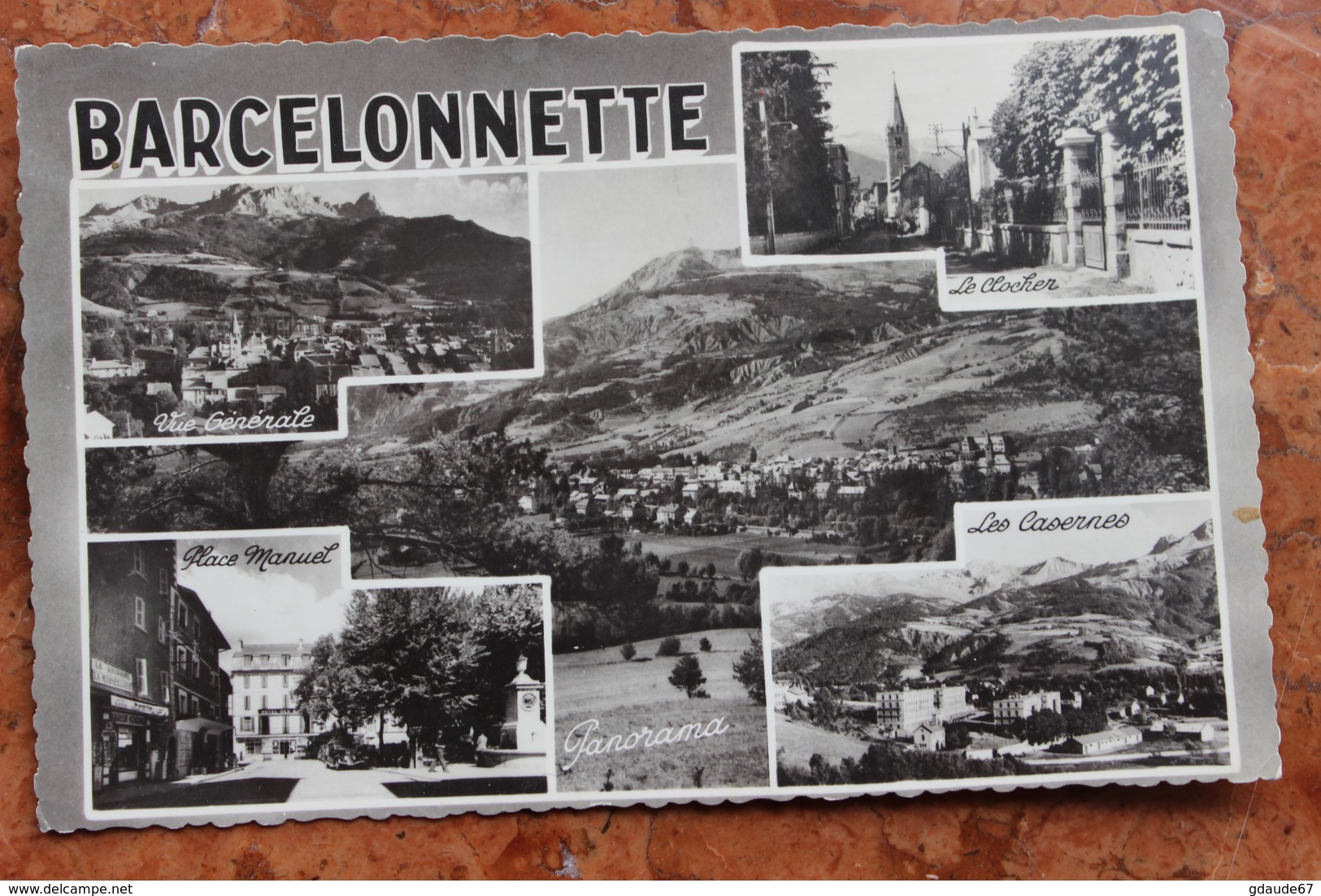BARCELONNETTE (04) - PANORAMA / CASERNES / CLOCHER / VUE GENERALE / PLACE MANUEL - Barcelonnette