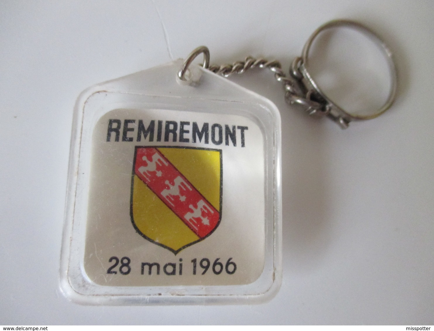 Porte Clé Ancien Remiremont 28 Mai 1966 Compagnie D'art Dramatique Lucien Boileau - Porte-clefs