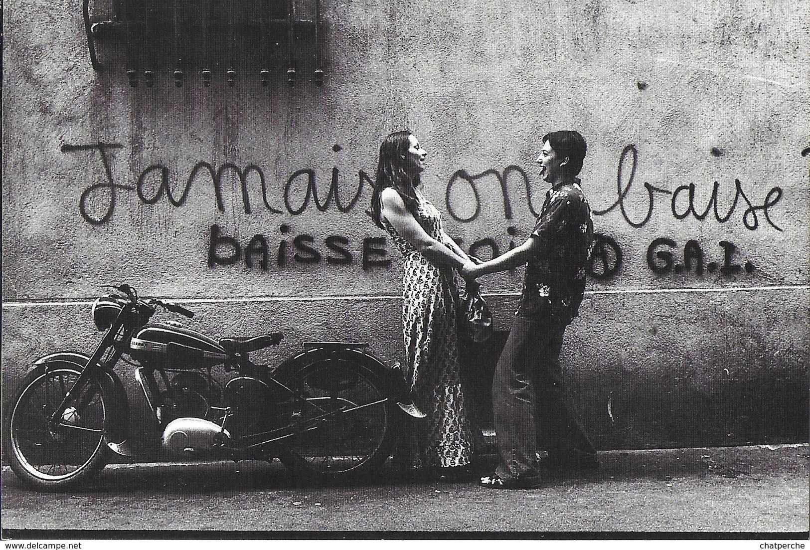 PHOTO PHOTOGRAPHIE GRAFFITI  "JAMAIS ON BAISSE" MOTO MOTOCYCLETTE  NEUDIN N° 69 - Photographs