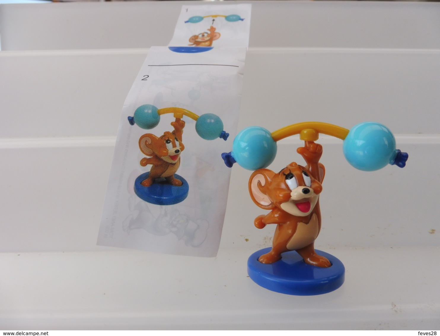 KINDER SURPRISE - TOM ET JERRY + BPZ K04N.102 S03 - Monoblocs