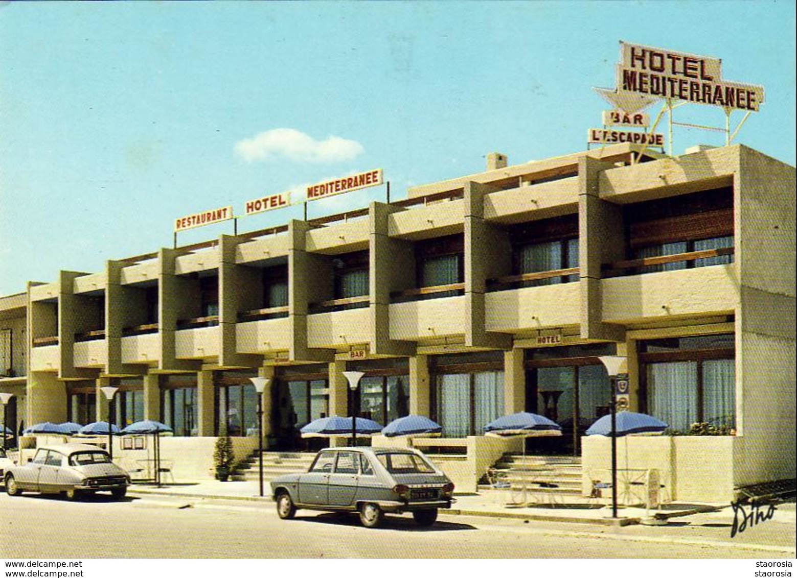 D11  PORT LA NOUVELLE  L' Hôtel Méditerranee  … Avec Renault R16 Et DS Citroen - Port La Nouvelle