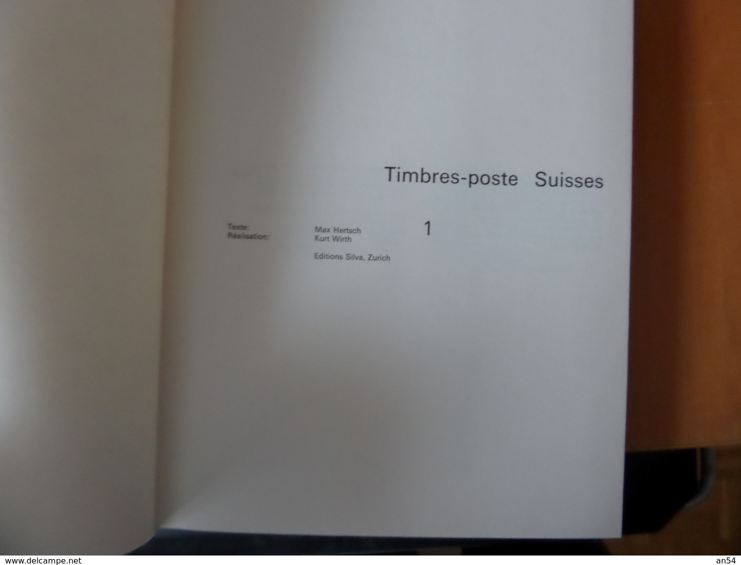 OUVRAGE TIMBRES SUISSE TOME 1 EN PARFAIT ETAT - Philatélie Et Histoire Postale