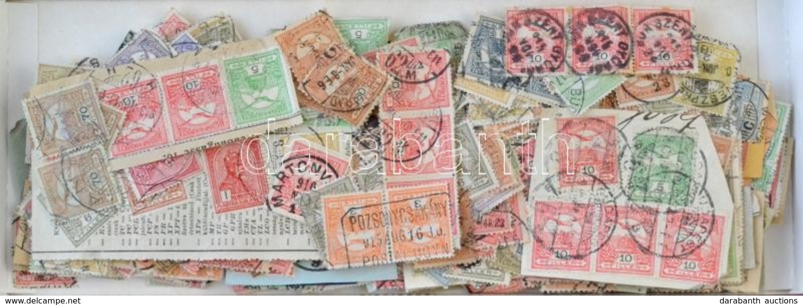 O 1900-1913 ~650 Turul Bélyeg Részben Kivágásokon / ~650 Turul Stamps, Partly On Cuttings - Autres & Non Classés