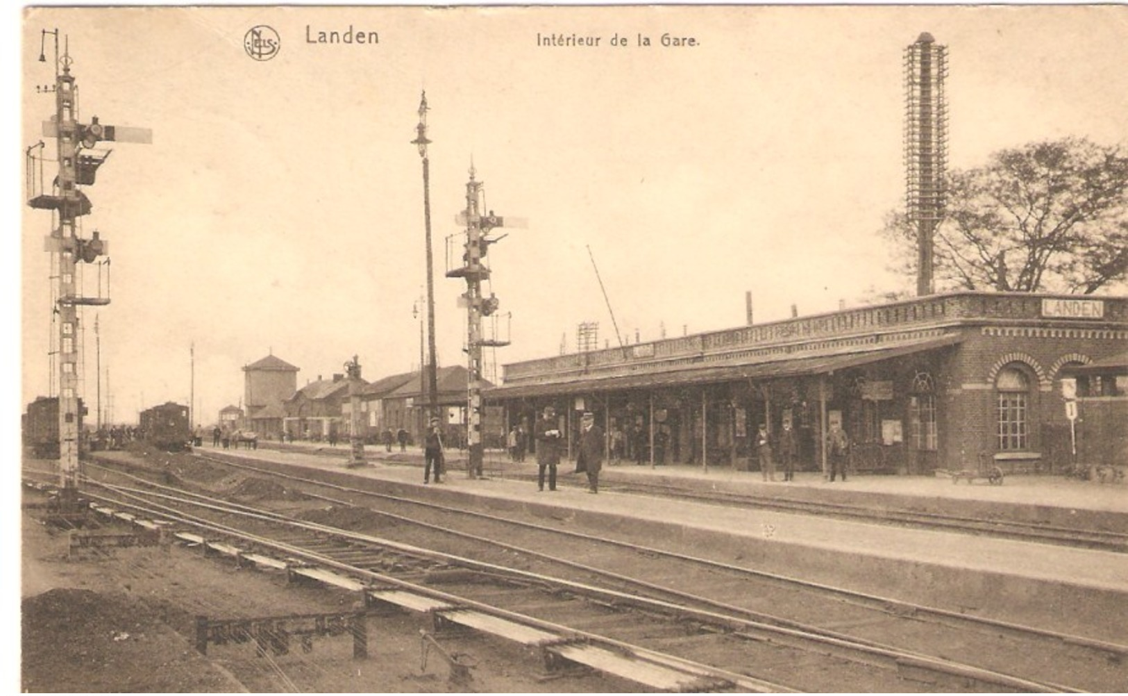 CPA - BELGIQUE - LANDEN - Intérieur De La Gare - 1922 - GARE -  TRAIN - Timbre  COB 183 - Gares - Avec Trains