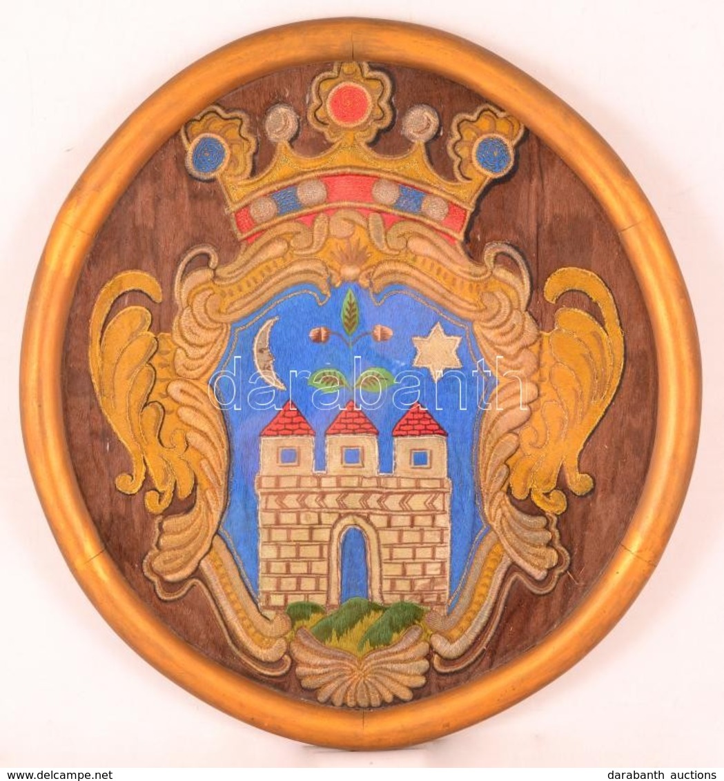 XX. Sz. Eleje: Veszprém Vármegye Hímzett Címere üvegezett Keretben./ Embroidered Coat Of Arms 46x50 Cm - Non Classés