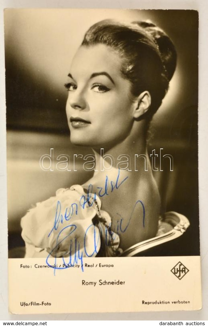 Romy Schneider (1938-1982) Színésznő Aláírása Az őt ábrázoló Képeslapon, 14x9 Cm/ Autograph Signature Of Romy Schneider, - Sonstige & Ohne Zuordnung