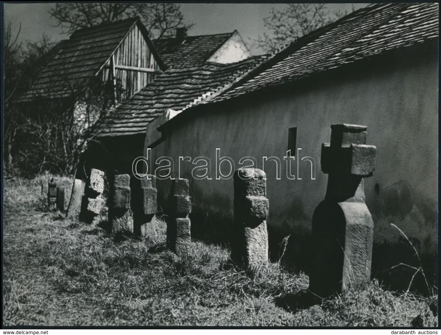 Cca 1980 Gebhardt György (1910-1993): Sírjelek I-II., Feliratozott Vintage Fotóművészeti Alkotások, 24x18 Cm +  Cca 1972 - Autres & Non Classés