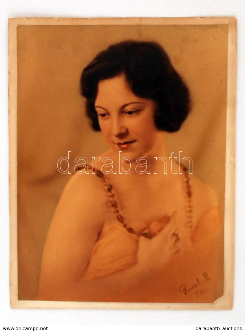 1930 Perczel M.: Női Portré, Aláírt Vintage Fotóművészeti Alkotás, Színezett, Sarka Hiányos, 30x22,5 Cm, Karton 32x24,5  - Autres & Non Classés