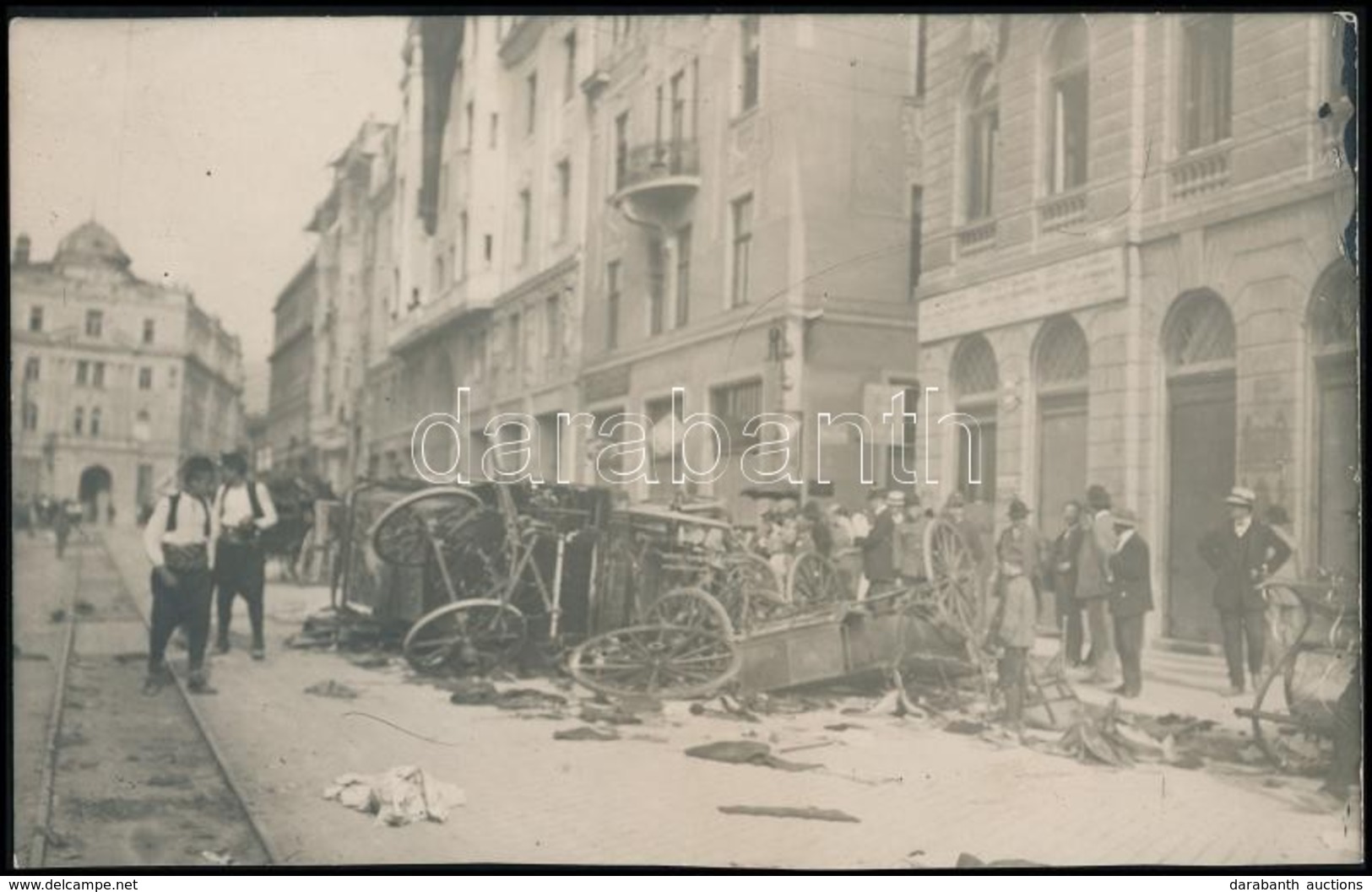 1914 Szarajevó, Utcakép Ferenc Ferdinánd és Felesége Meggyilkolása Után, Fotó, 9×14 Cm - Autres & Non Classés