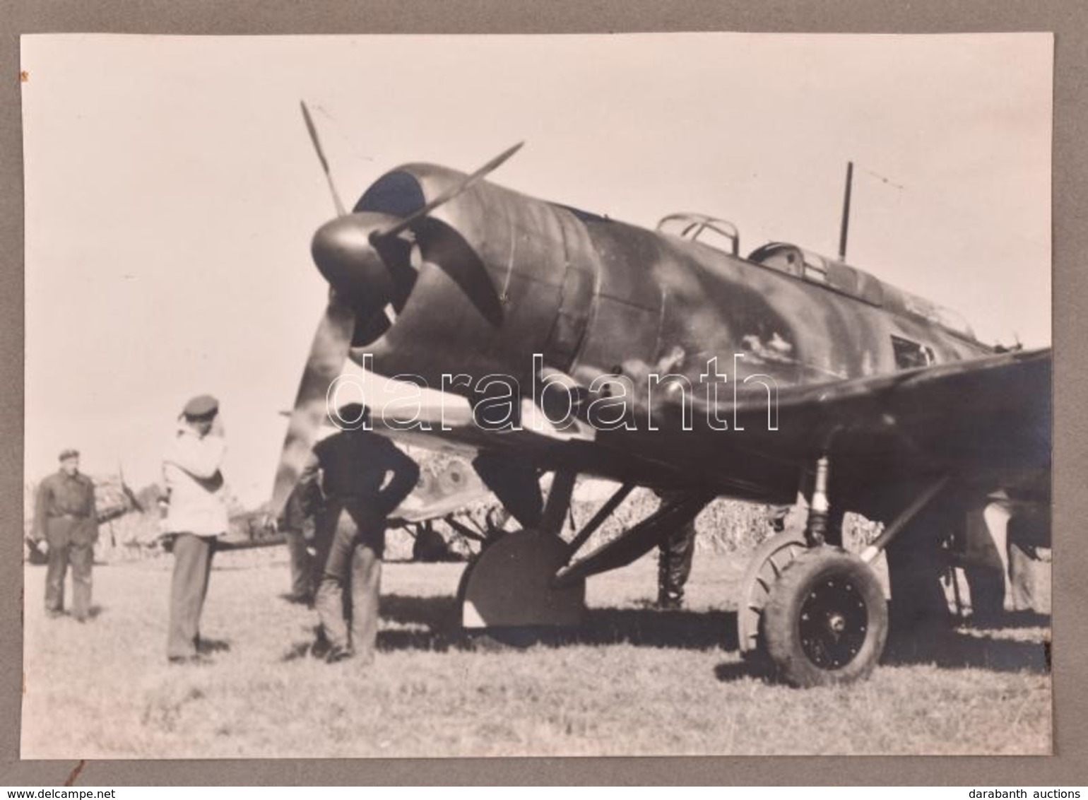 Cca 1940 Könnyű Bombázó Személyezettel, Kartonra Ragasztott Fotó, 12×16 Cm - Autres & Non Classés
