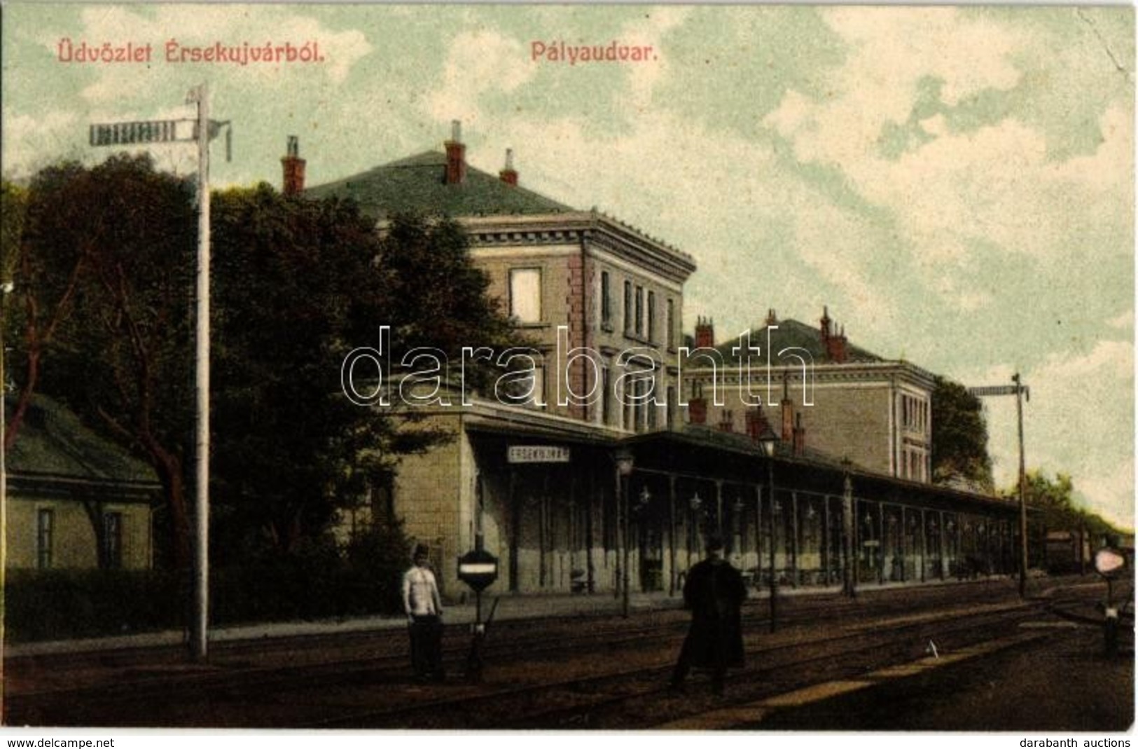 T2/T3 1909 Érsekújvár, Nové Zámky; Vasútállomás, Vasutasok. Adler József Kiadása / Bahnhof / Railway Station, Railwaymen - Non Classés
