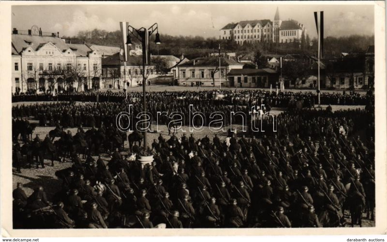 T2/T3 1938 Léva, Levice; Bevonulás, Tábori Mise A Kossuth Téren, Knapp Dávid üzlete és Szenessy Vendéglő / Entry Of The  - Non Classés