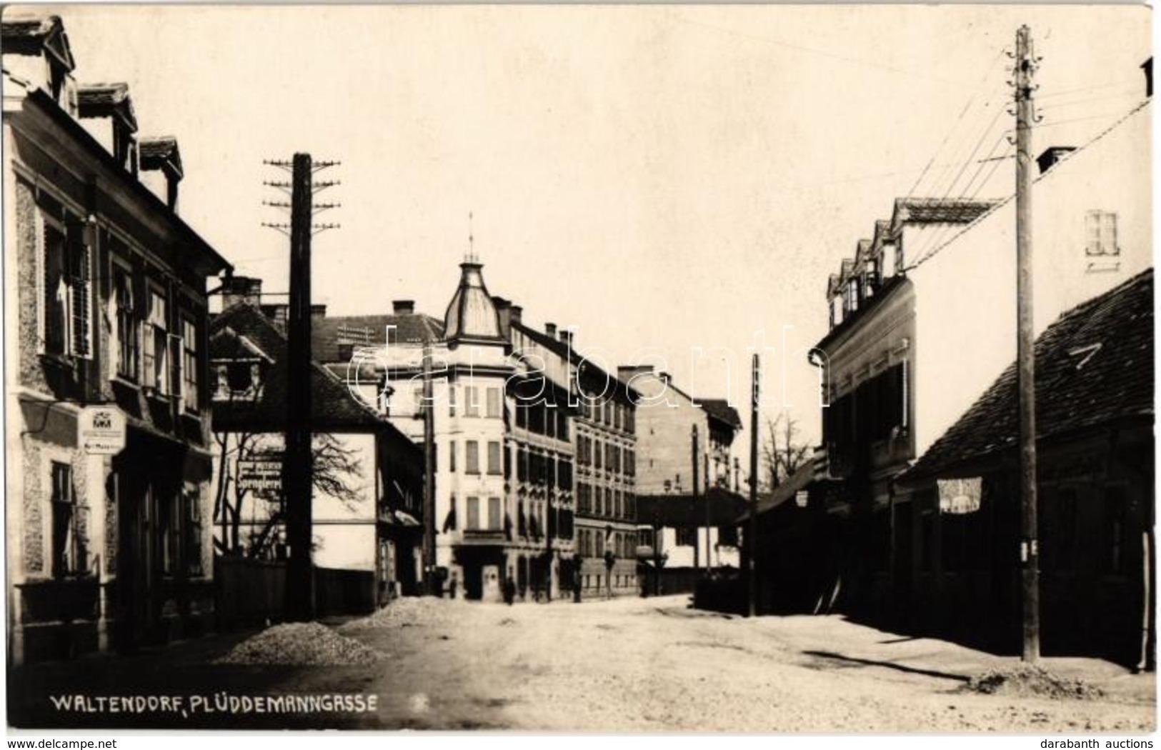 ** T2 Waltendorf (Graz), Plüddemanngasse / Street View With The Shop Of Karl Maderner. Photo - Unclassified