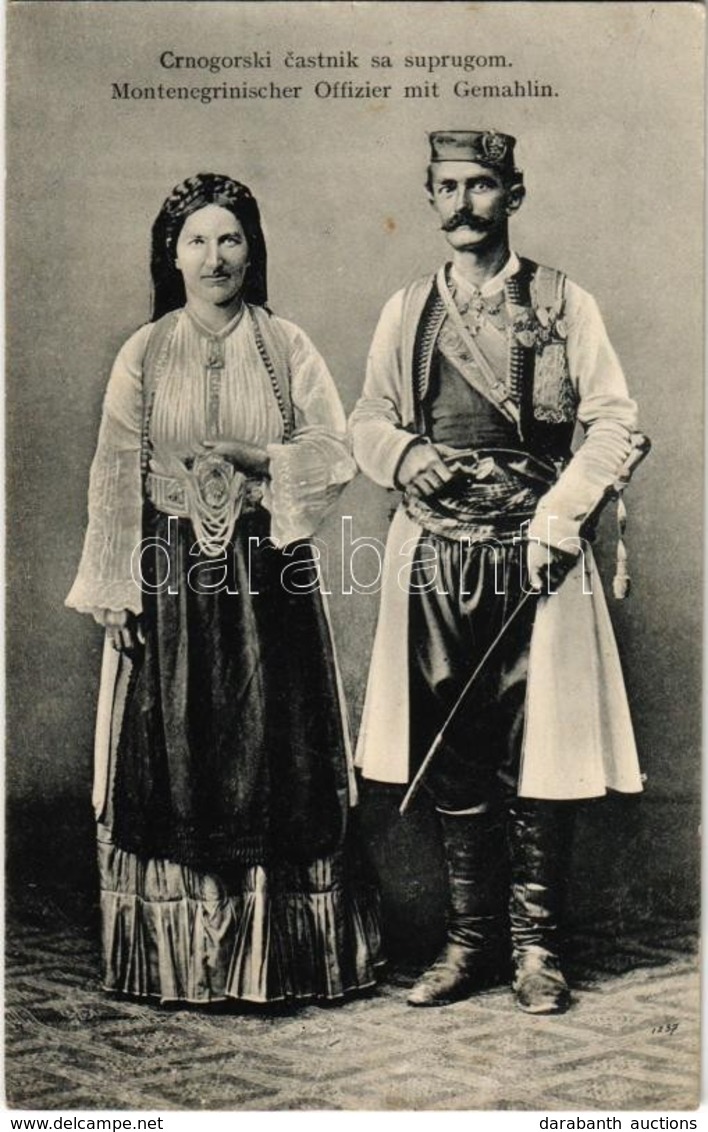 ** T1 Crnogorski Castnik Sa Suprugom. Atelier Smodlaka / Montenegrinischer Offizier Mit Gemahlin / Montenegrin Military  - Non Classés