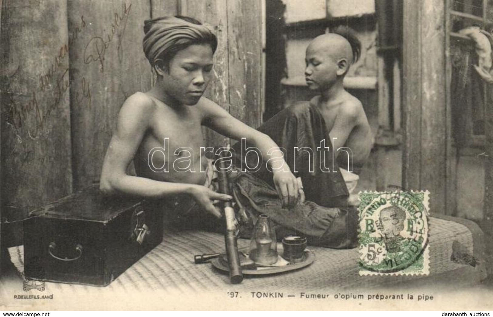 T2 Tonkin, Fumeur D'opium Préparant La Pipe / Vietnamese Opium Smokers Preparing The Pipe. TCV Card - Non Classés