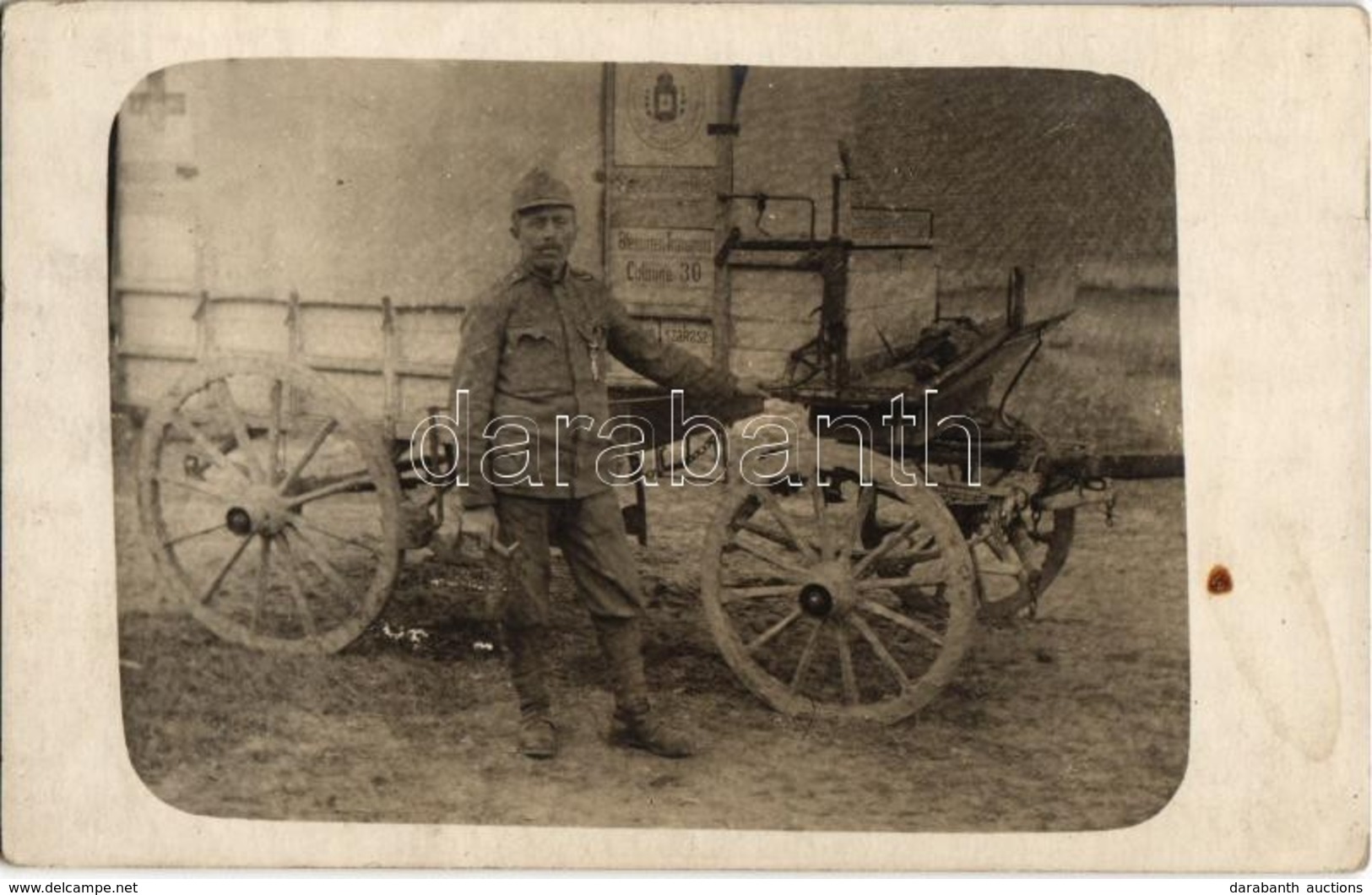 * T2 Első Világháborús Osztrák-magyar Katona Szállító Szekérrel / WWI K.u.K. Military Cart With Soldier / K.u.K. Blessir - Non Classés