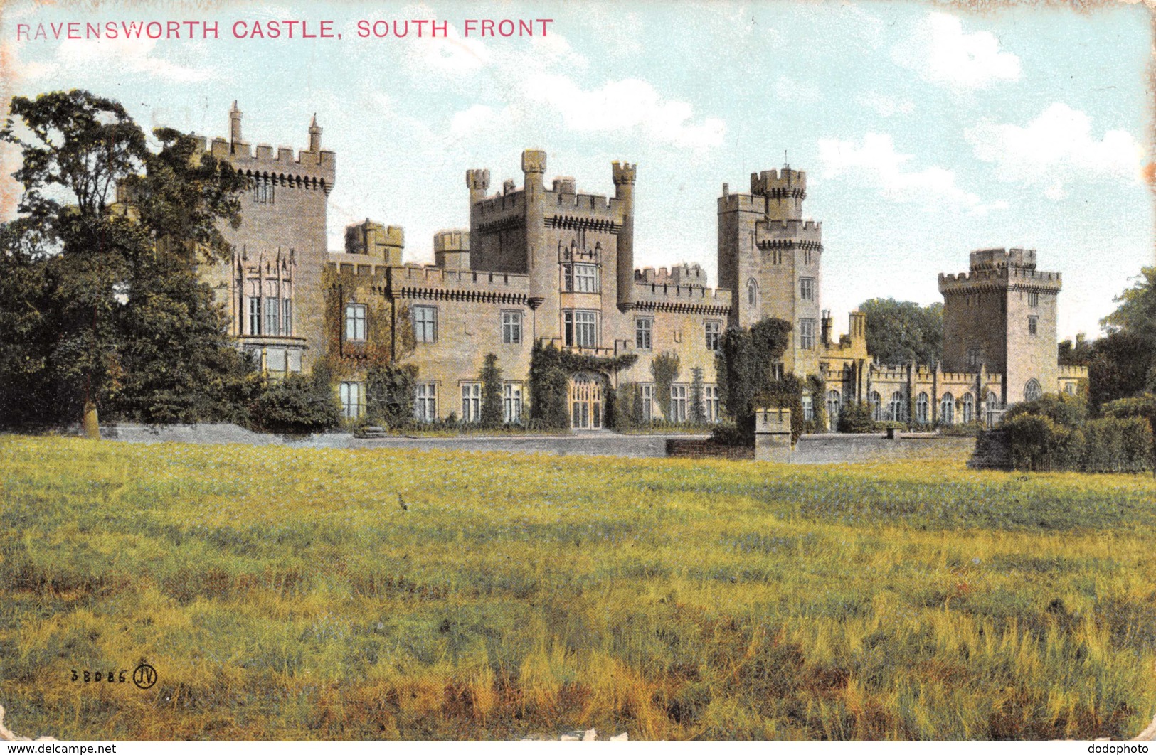 R133976 Ravensworth Castle South Front. Valentine. 1908 - Mundo
