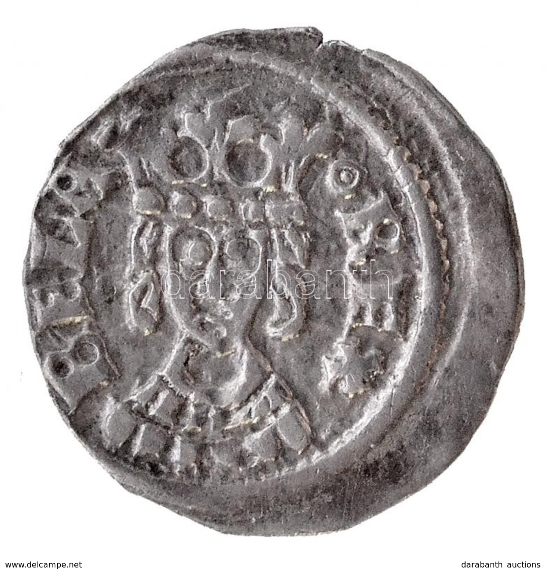 1235-1270. Denár Ag 'IV. Béla' (0,46g) T:1- / 
Hungary 1235-1270. Denar Ag 'Bela IV' (0,46g) C:AU
Huszár: 315., Unger I. - Non Classés