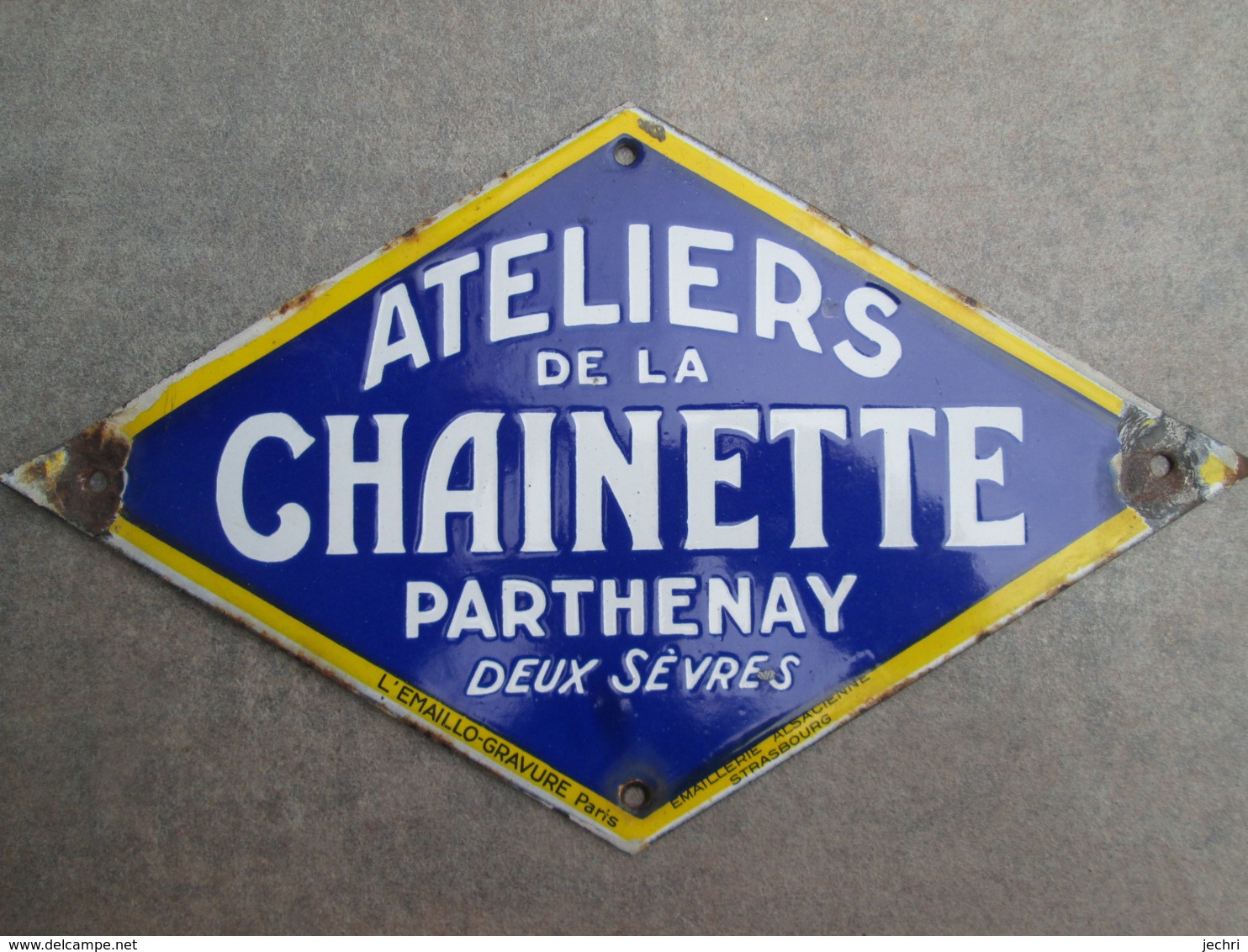 Plaque Emaillee Ancienne . Atelier De La Chainette Parthenay Deux Sevres . Emaillerie Alsacienne De Strasbourg  . Eas - Autres & Non Classés