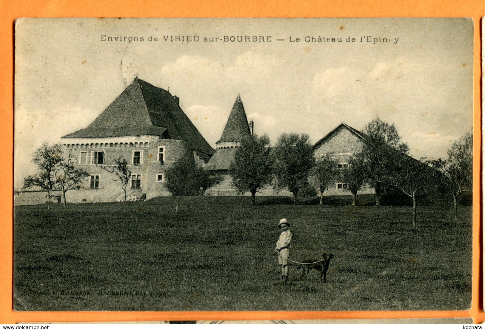 EGG892, Environs De Virieu Sur Bourbre, Le Château De L'Epiney, Animée ,circulée 1933 Timbre Décollé - Virieu