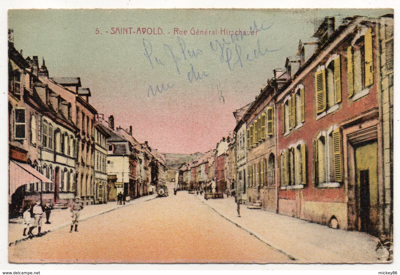 SAINT  AVOLD--Rue Général Hirschauer (petite Animation, Carte Colorisée) - Saint-Avold