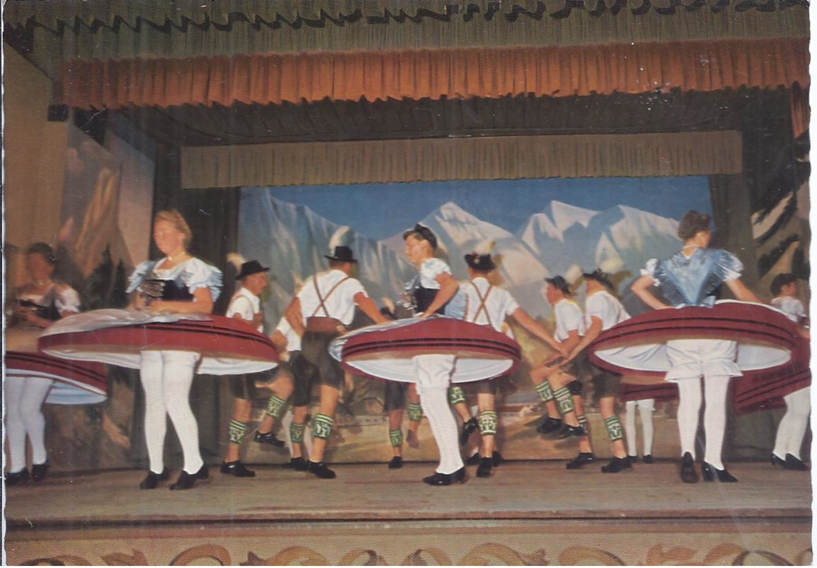 AK-31529  - Ruhpolding - Almtanz Im Kurhaus - Dances