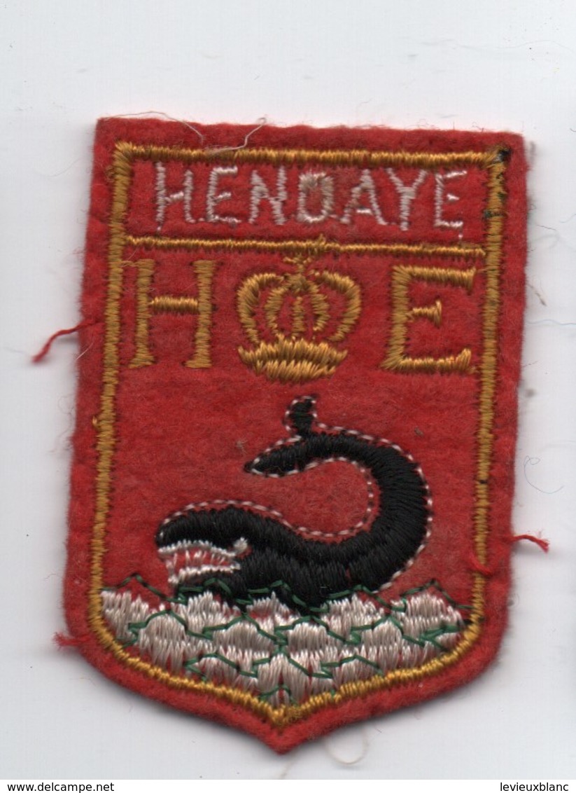 Ecusson Tissu Ancien/ Brodé/Hendaye/ Pyrénées Atlantiques/Vers 1960-1980    ET243 - Patches