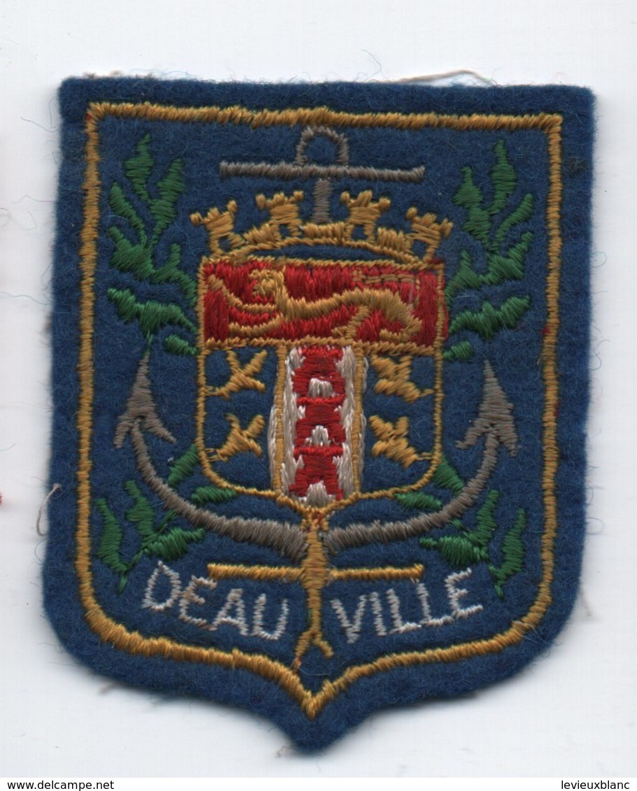 Ecusson Tissu Ancien/ Brodé/DEAUVILLE/ Calvados /Vers 1960-1980    ET244 - Patches