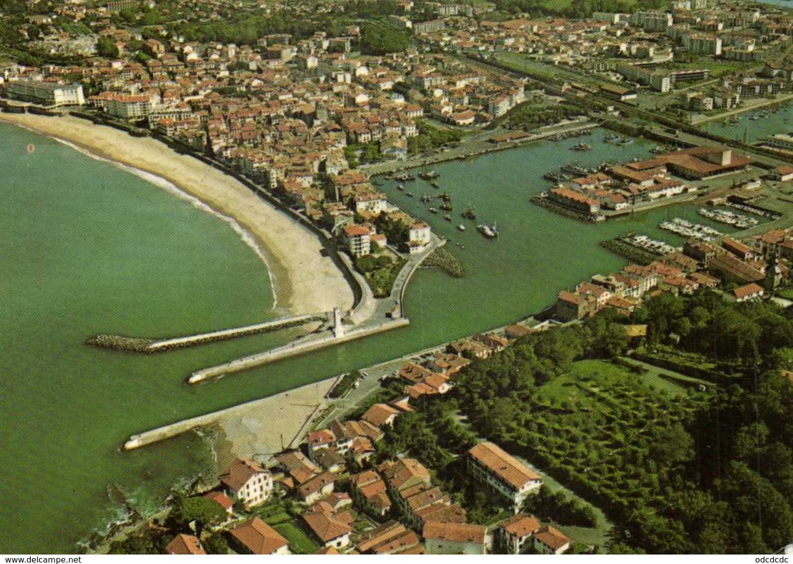 SAINT JEAN DE LUZ  Vue Generale Aérienne  De La Ville De La Plage Des Ports De Peche Et De Plaisance Ciboure Au 1e PlaRV - Saint Jean De Luz