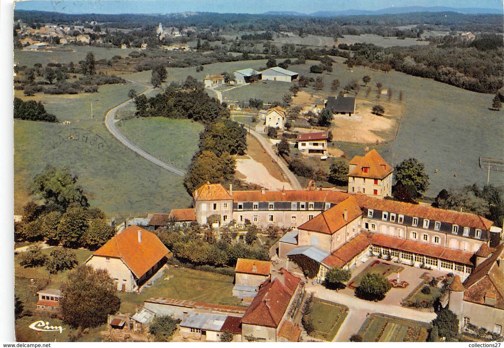 25-MONTERRAND-LE-CHATEAU- VUE AERIENNE - Autres & Non Classés