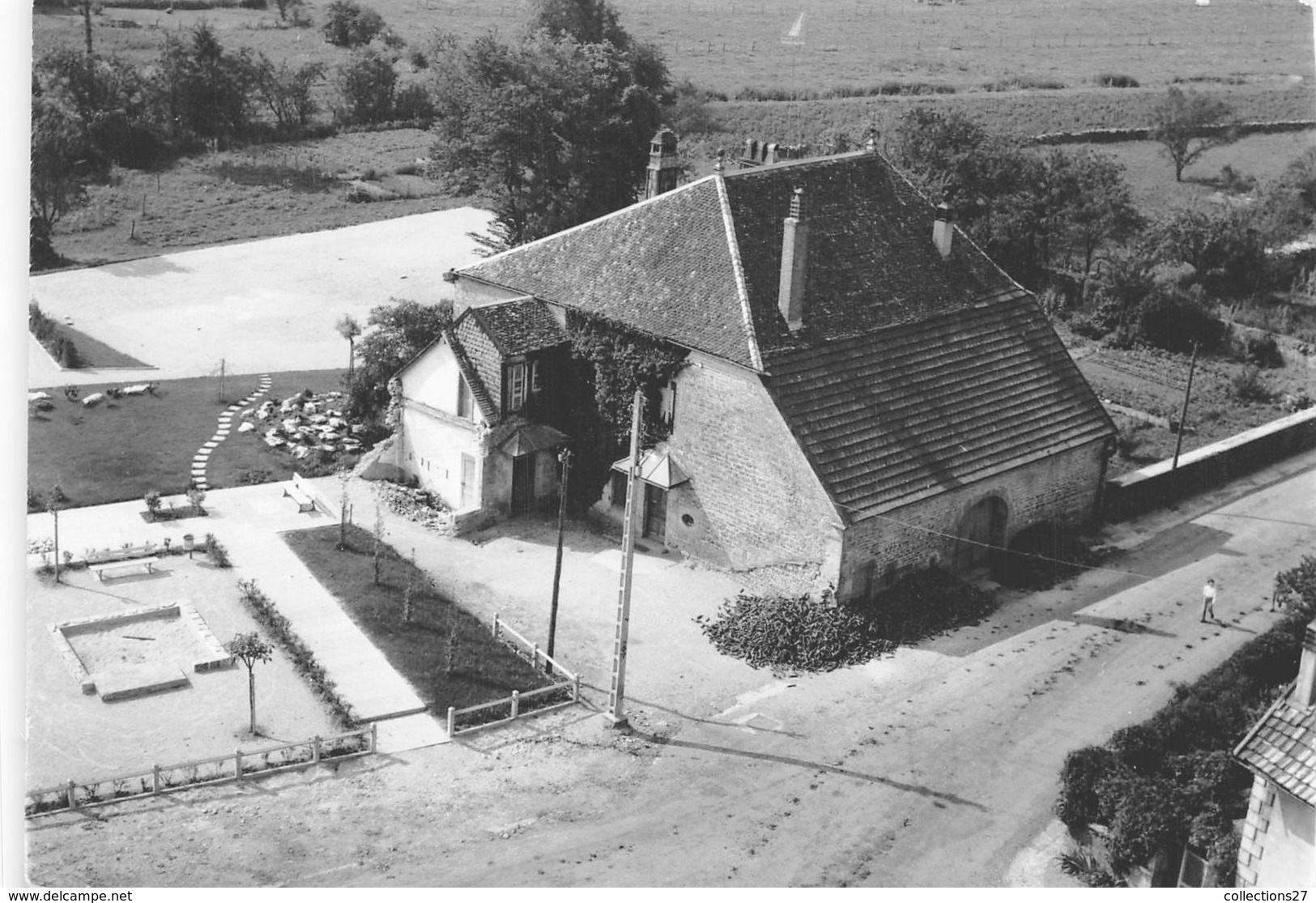 25-VILLERS-SOUS-CHALMONT- JARDIN PUBLIC ET PRESBYTERE - Autres & Non Classés