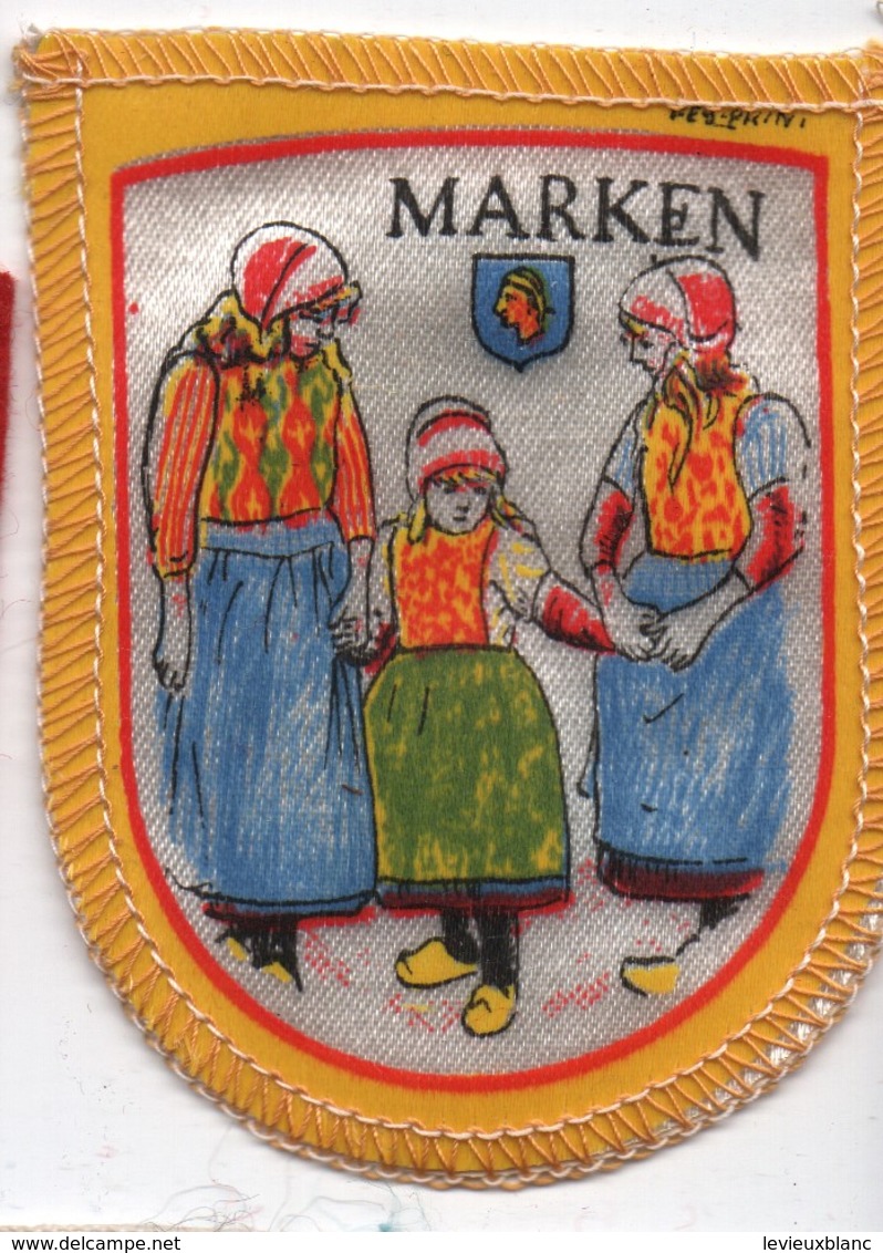 Ecusson Tissu Ancien/Imprimé /MARKEN / PAYS-BAS /  Vers 1960-1980    ET311 - Escudos En Tela