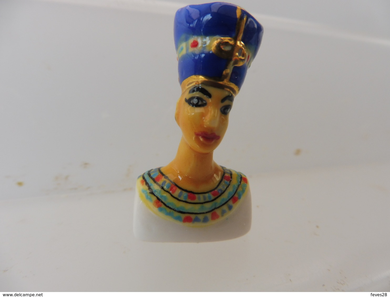 * FEVE - NEFERTITI - Histoire