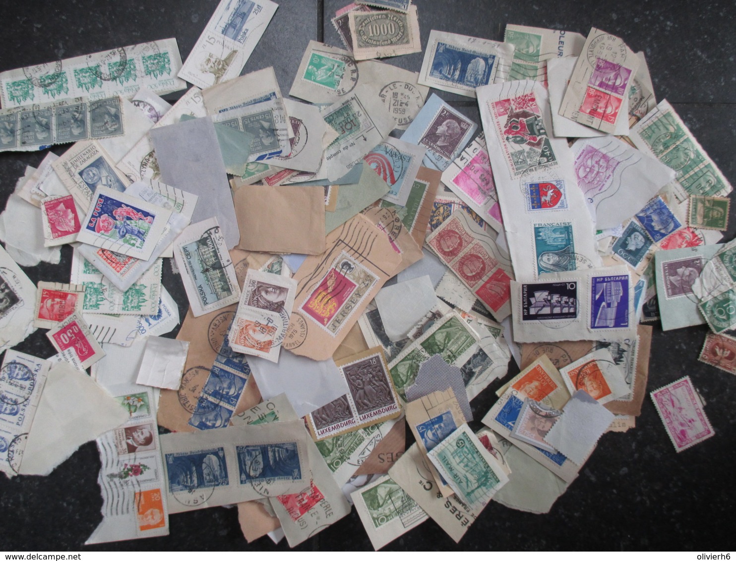 LOT +/- 200 GR TIMBRES (V1905) MONDE (7 vues) France, Yougoslavie, Italie, Allemagne, Jersey, Suisse, Pays-Bas, ...